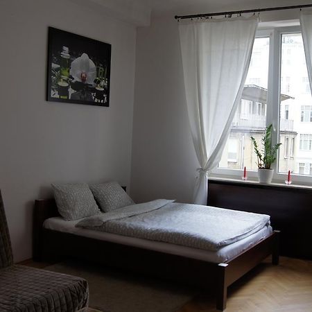 Krucza By Rental Apartments Варшава Екстер'єр фото