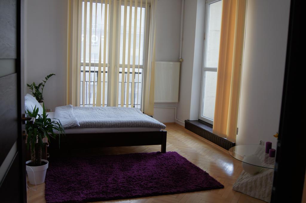 Krucza By Rental Apartments Варшава Екстер'єр фото