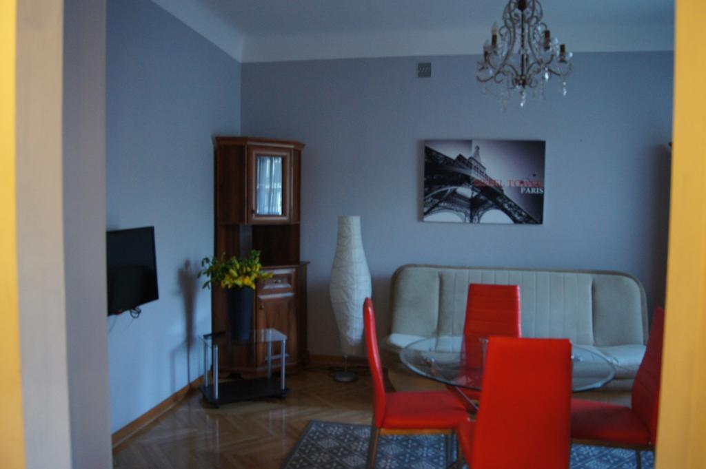 Krucza By Rental Apartments Варшава Екстер'єр фото